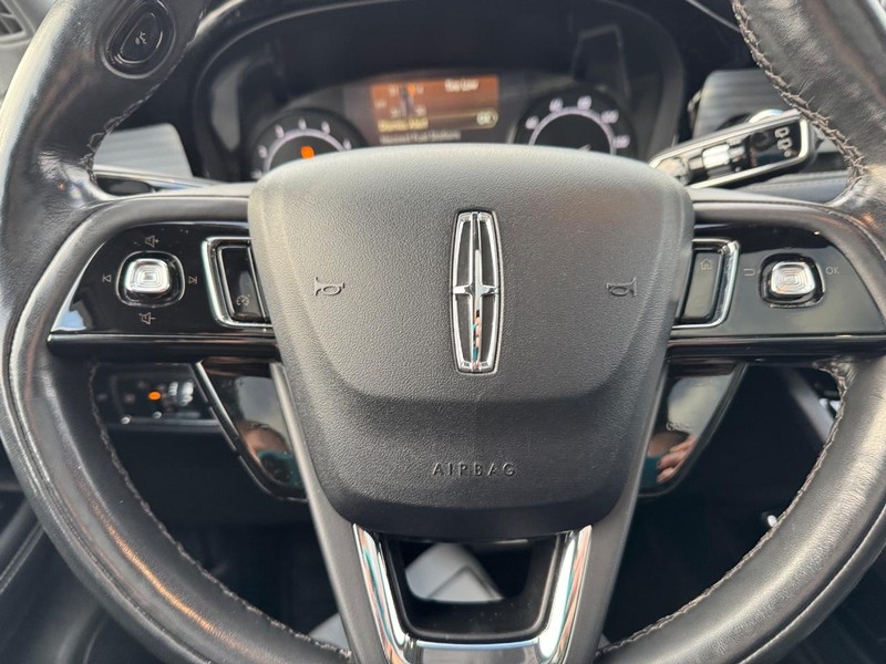 Lincoln Corsair Vehicle Full-screen Gallery Image 20