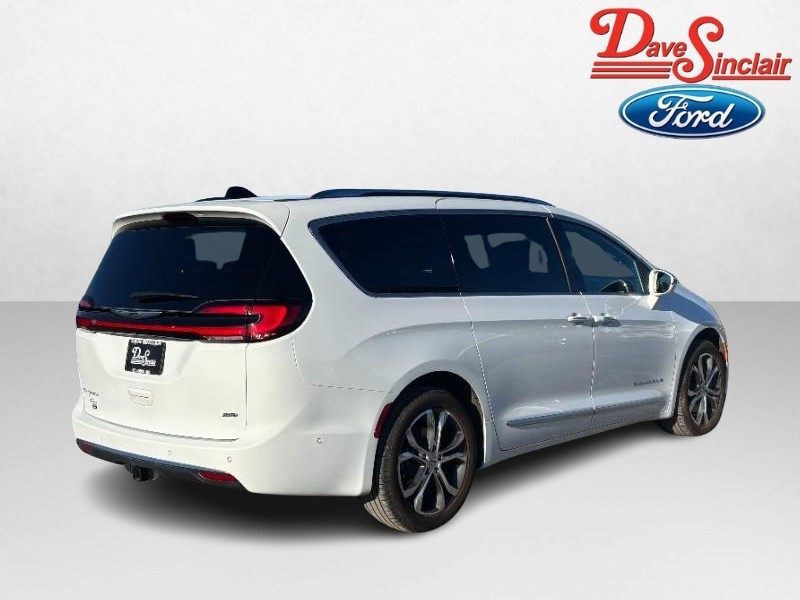 Chrysler Pacifica Vehicle Image 07