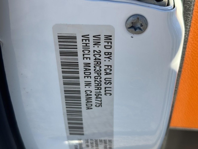 Chrysler Pacifica Vehicle Image 27