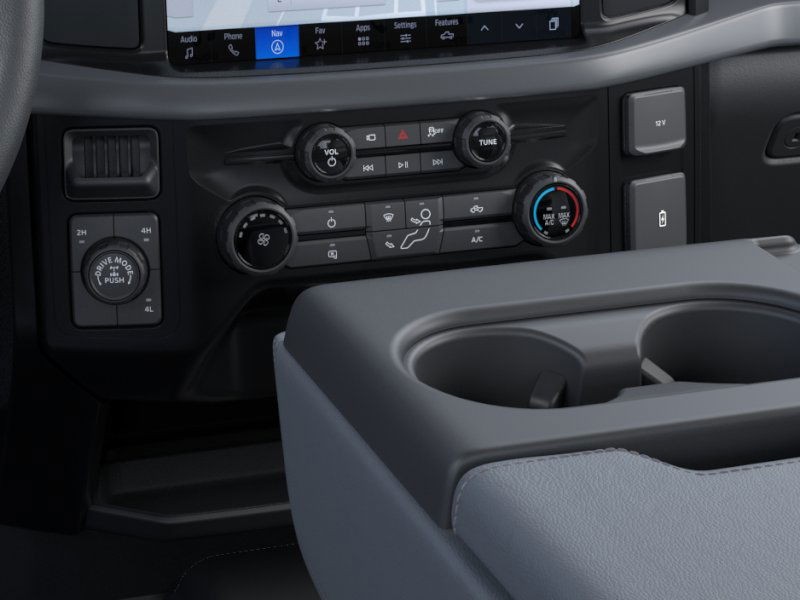 Ford F-150 Vehicle Full-screen Gallery Image 17