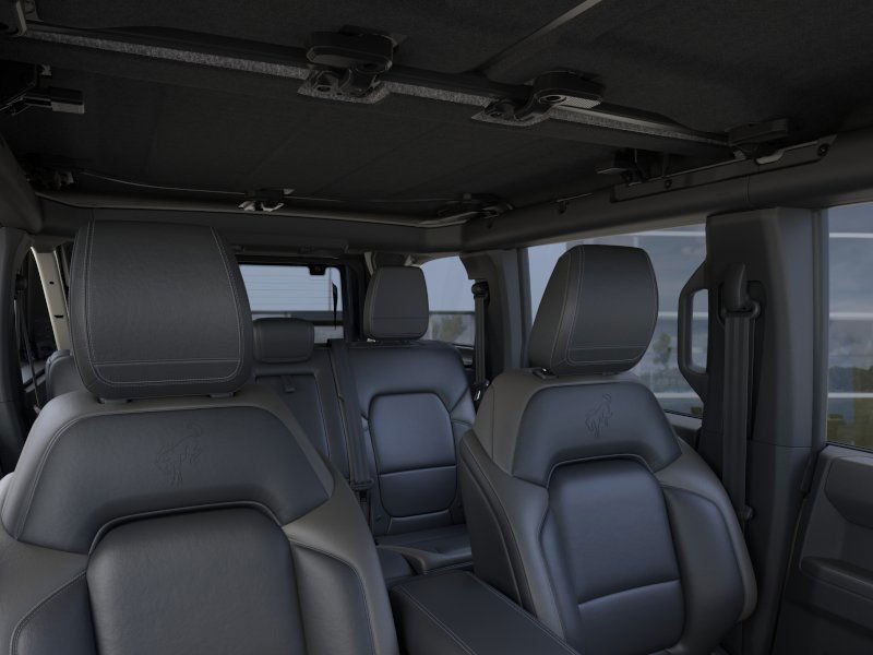 Ford Bronco Vehicle Full-screen Gallery Image 14