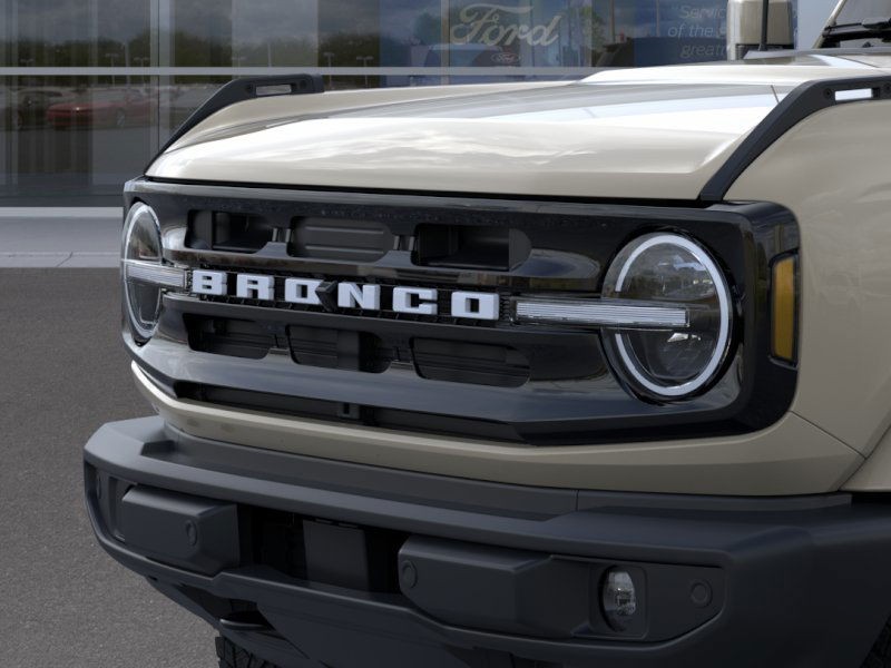 Ford Bronco Vehicle Full-screen Gallery Image 21