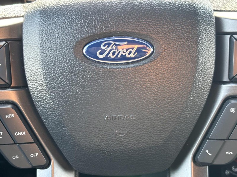 Ford F-150 Vehicle Full-screen Gallery Image 20