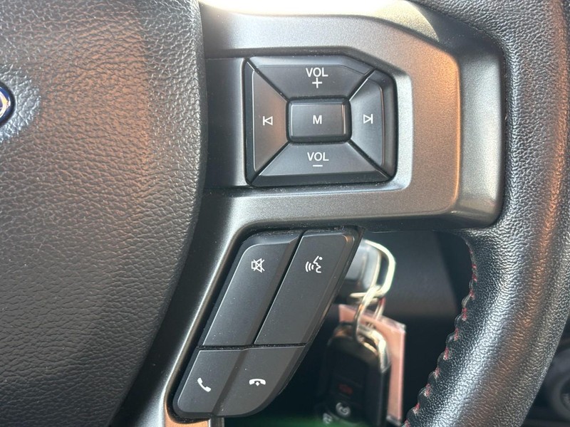 Ford F-150 Vehicle Full-screen Gallery Image 21