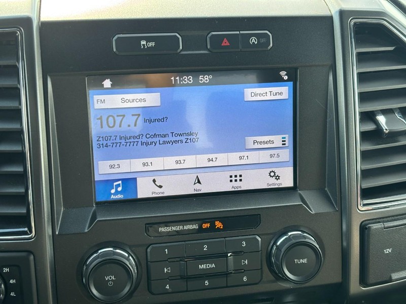 Ford F-150 Vehicle Full-screen Gallery Image 23