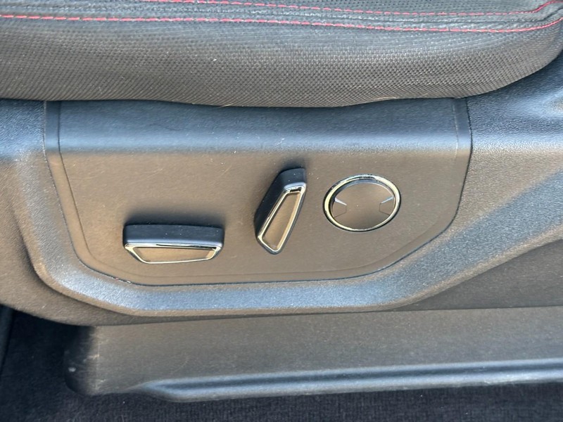 Ford F-150 Vehicle Full-screen Gallery Image 26