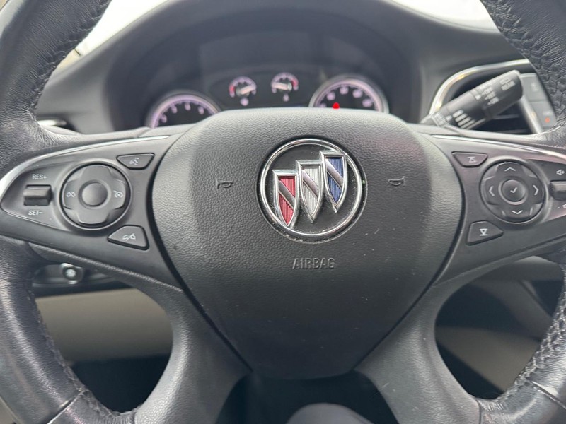 Buick Enclave Vehicle Full-screen Gallery Image 18