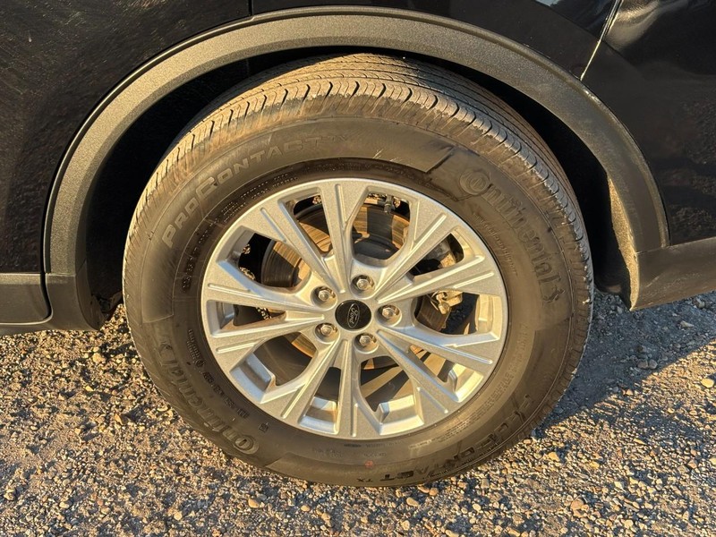 Ford Escape Vehicle Image 11