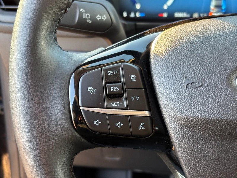 Ford Escape Vehicle Image 19