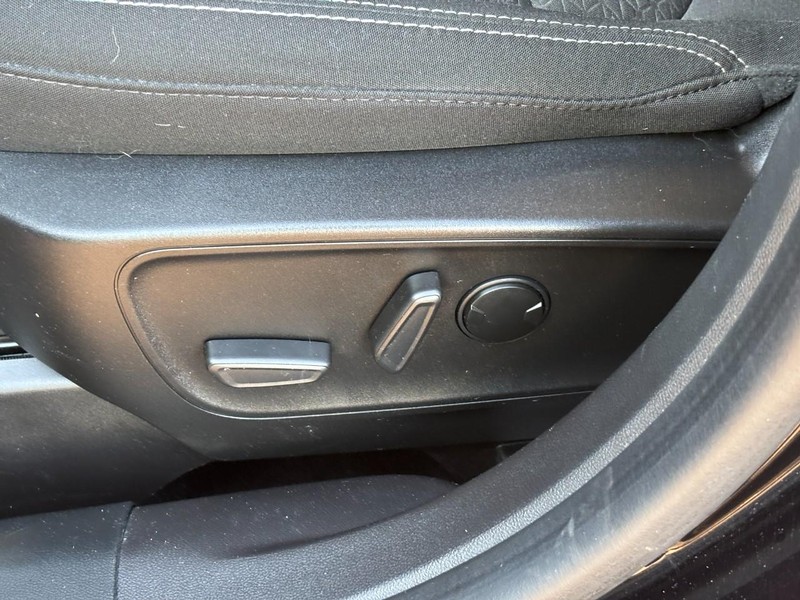 Ford Escape Vehicle Image 26