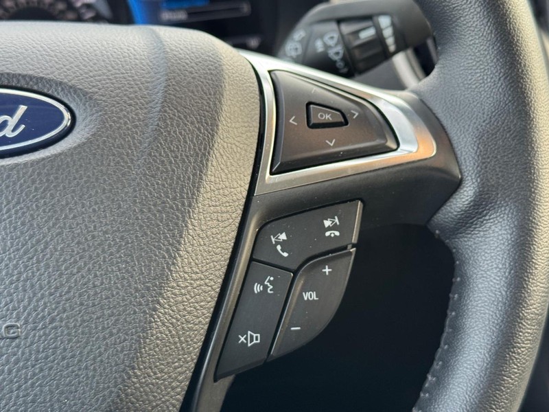 Ford Edge Vehicle Full-screen Gallery Image 20