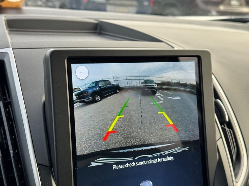 Ford Edge Vehicle Full-screen Gallery Image 22