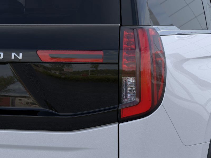 Ford Expedition Vehicle Full-screen Gallery Image 23