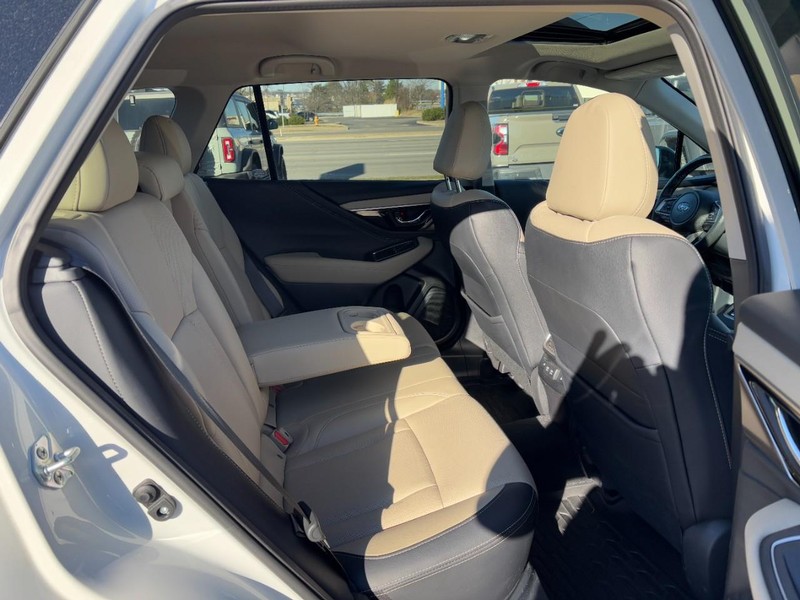 Subaru Outback Vehicle Image 13