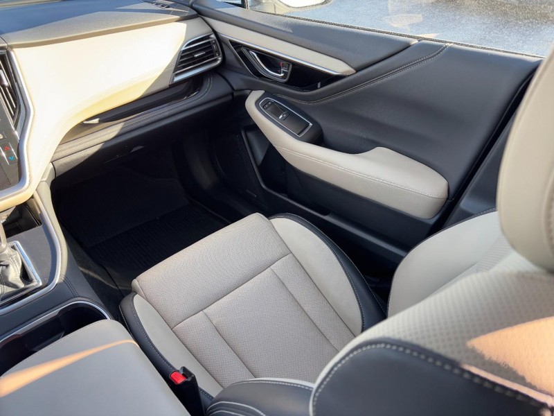 Subaru Outback Vehicle Image 16