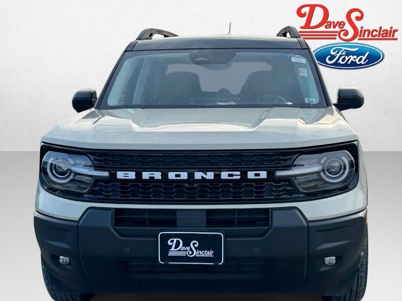 Ford Bronco Sport Vehicle Full-screen Gallery Image 02
