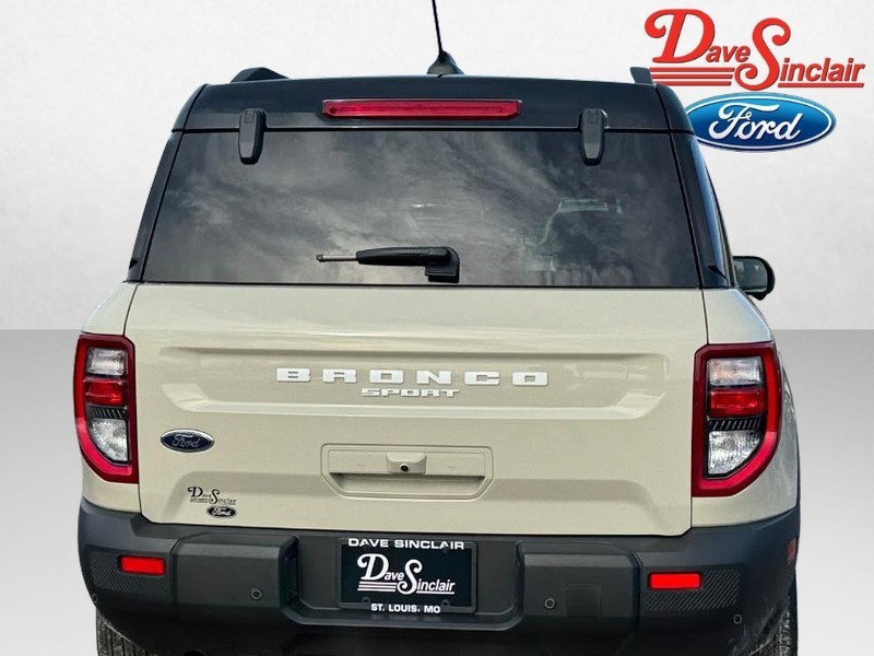 Ford Bronco Sport Vehicle Full-screen Gallery Image 08