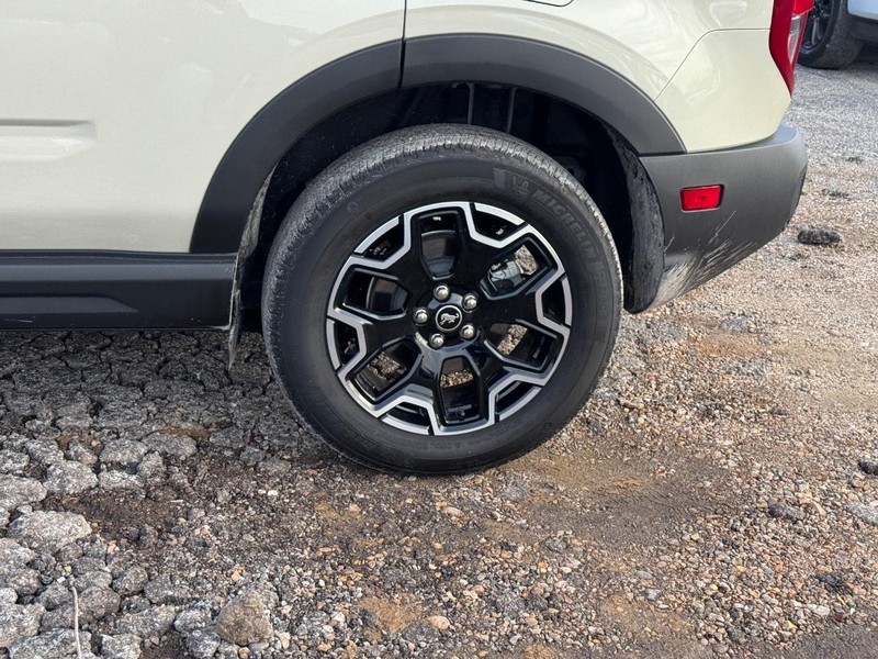 Ford Bronco Sport Vehicle Full-screen Gallery Image 11