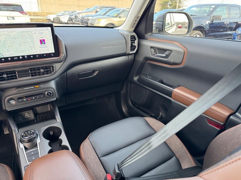 Ford Bronco Sport Vehicle Full-screen Gallery Image 15