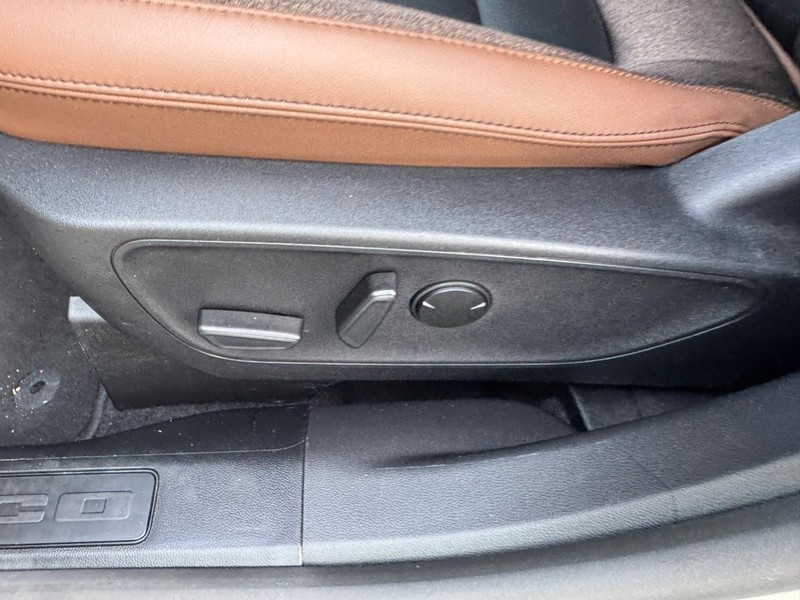 Ford Bronco Sport Vehicle Full-screen Gallery Image 16