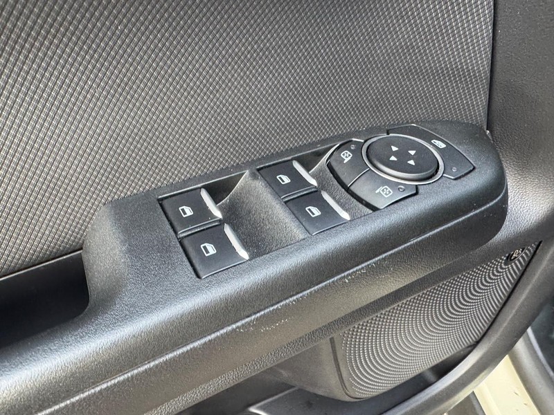 Ford Bronco Sport Vehicle Full-screen Gallery Image 17