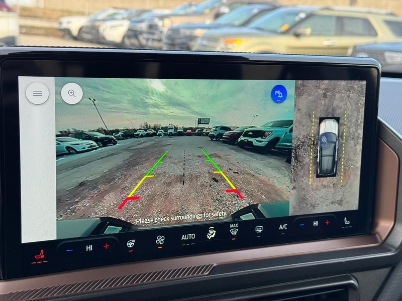 Ford Bronco Sport Vehicle Full-screen Gallery Image 24