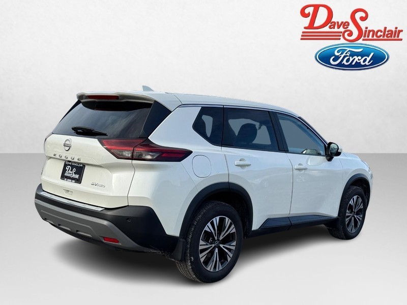 Nissan Rogue Vehicle Full-screen Gallery Image 07