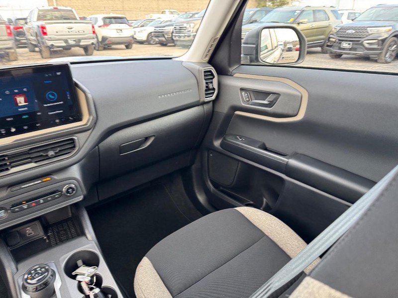 Ford Bronco Sport Vehicle Full-screen Gallery Image 16