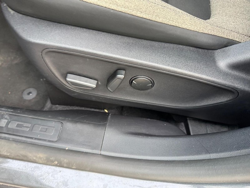 Ford Bronco Sport Vehicle Full-screen Gallery Image 17