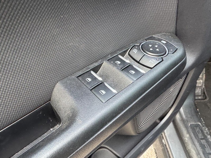 Ford Bronco Sport Vehicle Full-screen Gallery Image 18