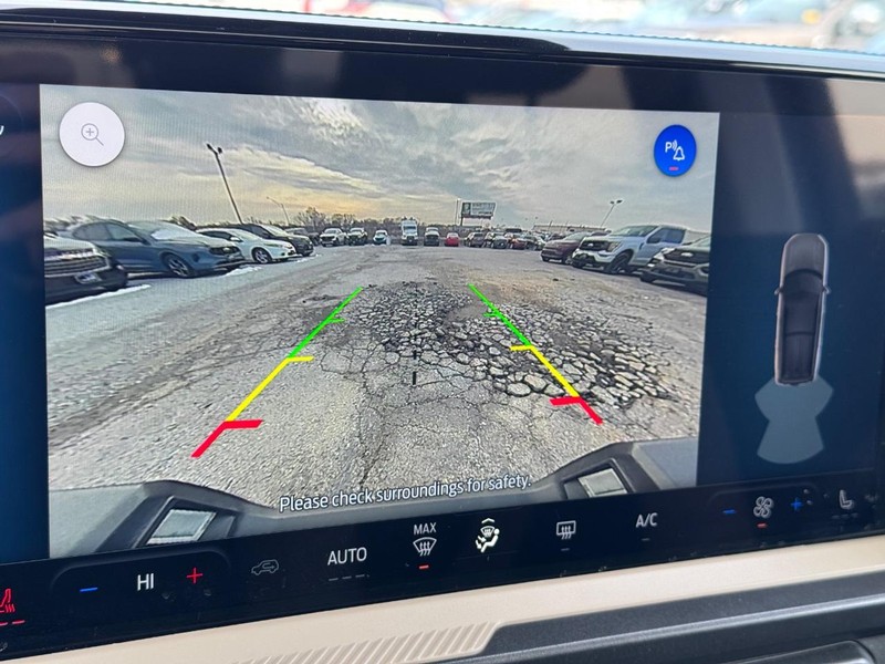 Ford Bronco Sport Vehicle Full-screen Gallery Image 23