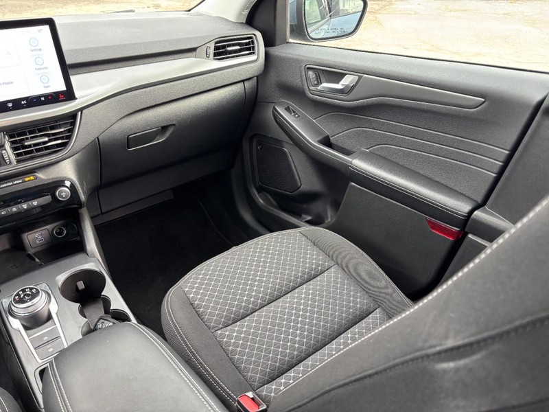 Ford Escape Vehicle Image 16