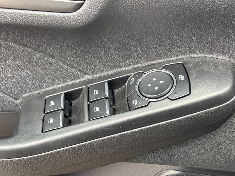 Ford Escape Vehicle Image 17