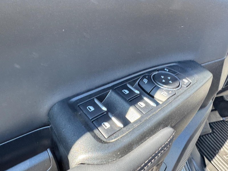 Ford Ranger Vehicle Full-screen Gallery Image 17