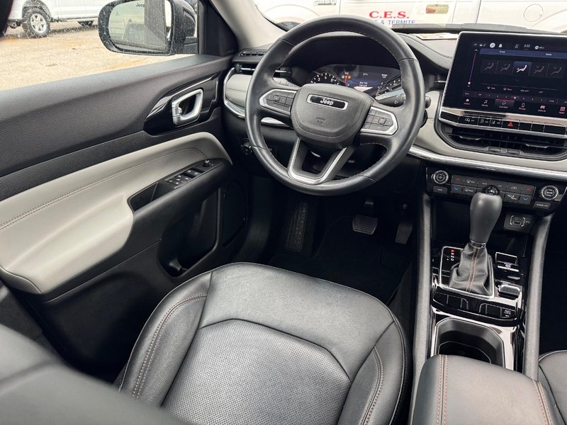 Jeep Compass Vehicle Image 13