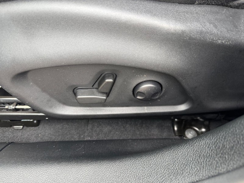 Jeep Compass Vehicle Image 16