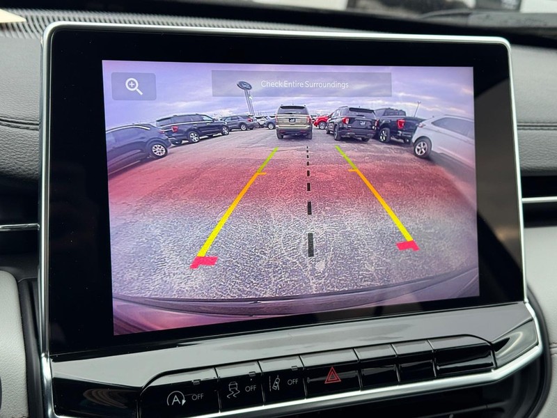 Jeep Compass Vehicle Image 21