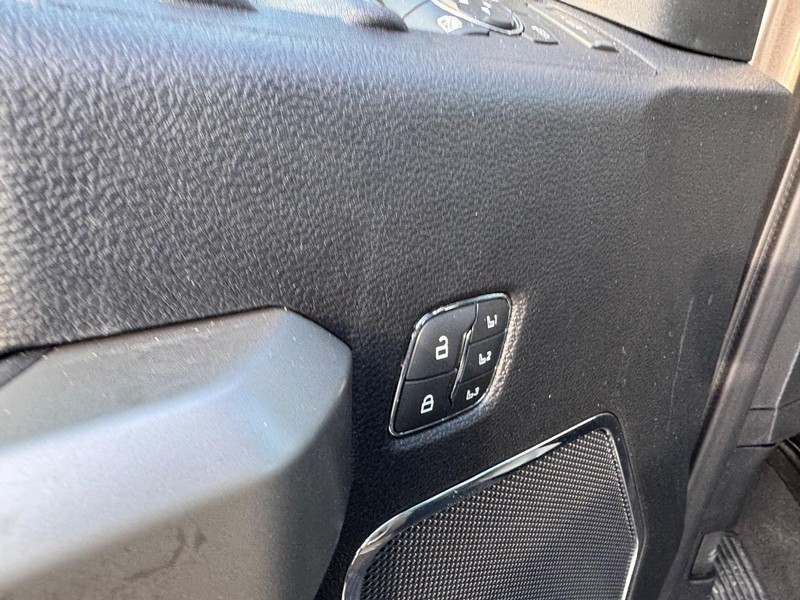 Ford Super Duty F-350 SRW Vehicle Image 18