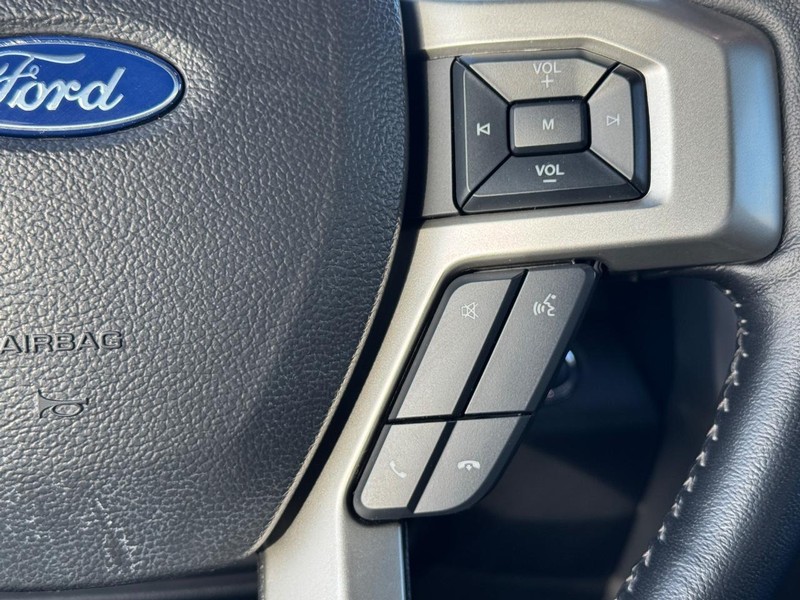 Ford Super Duty F-350 SRW Vehicle Image 21