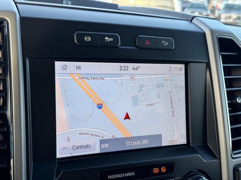 Ford Super Duty F-350 SRW Vehicle Image 22