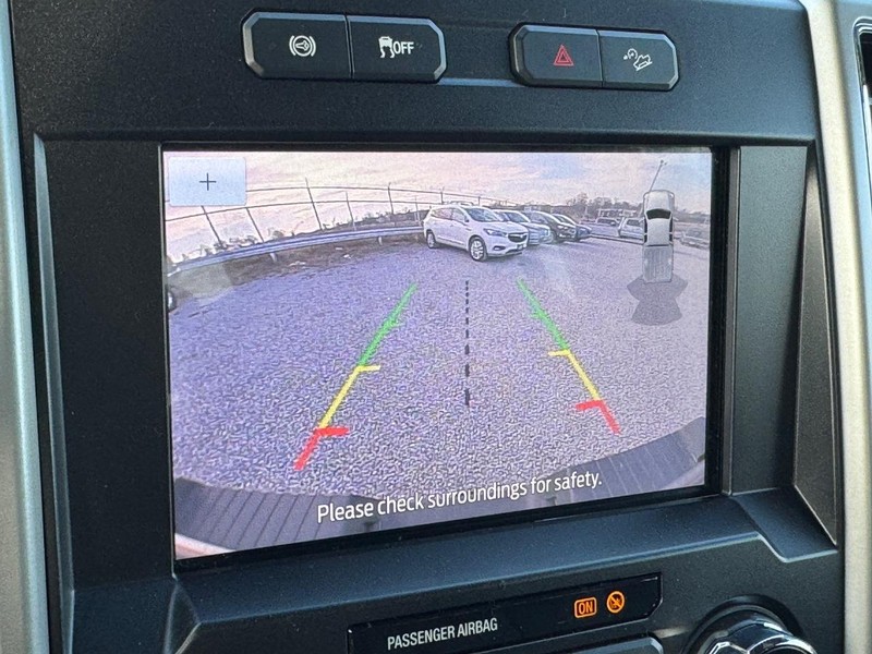 Ford Super Duty F-350 SRW Vehicle Image 24