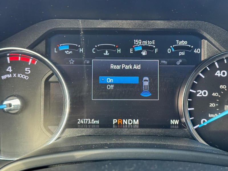 Ford Super Duty F-350 SRW Vehicle Image 25