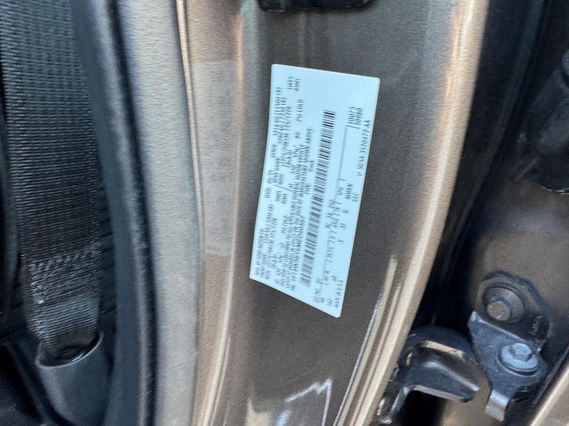 Ford Super Duty F-350 SRW Vehicle Image 26