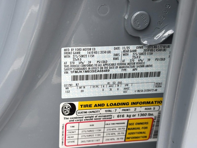 Ford Expedition Max Vehicle Full-screen Gallery Image 29