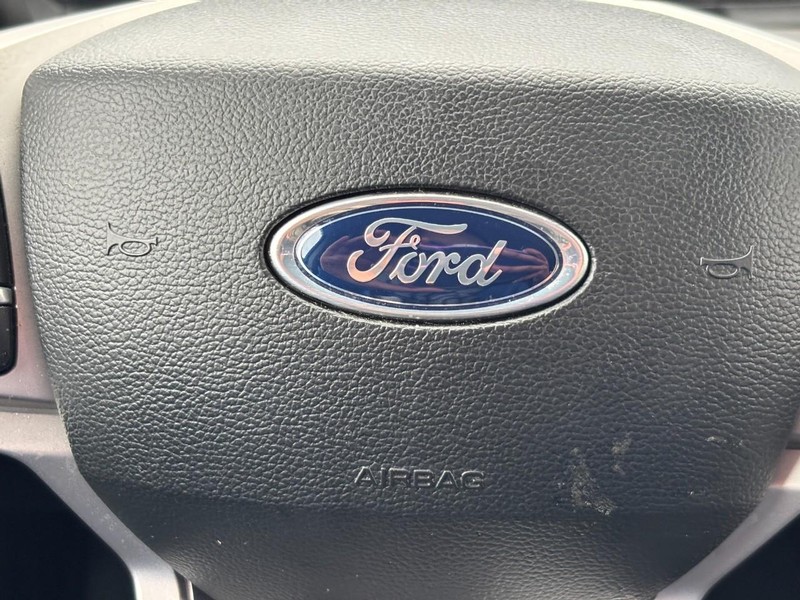 Ford Explorer Vehicle Image 21