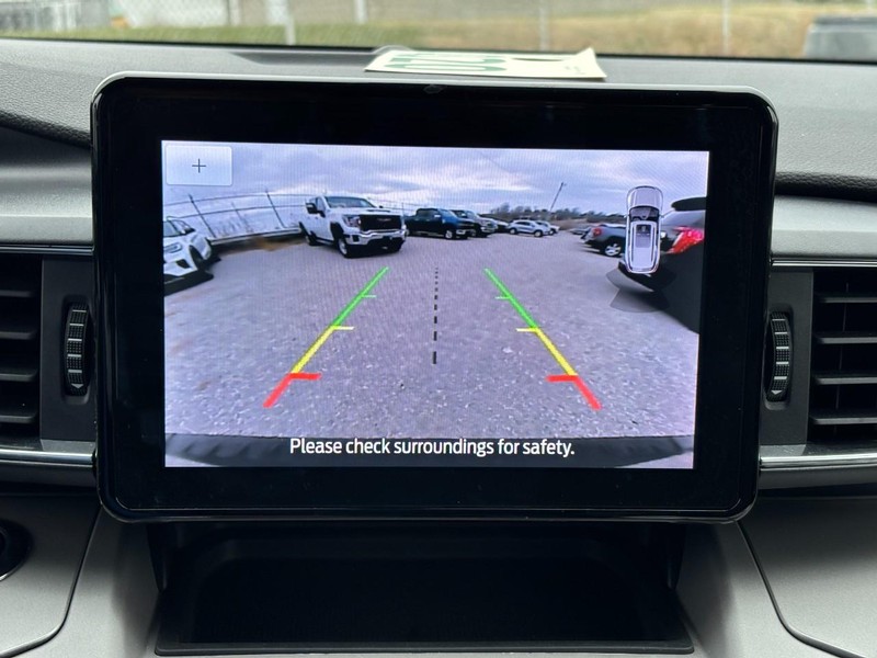 Ford Explorer Vehicle Image 25