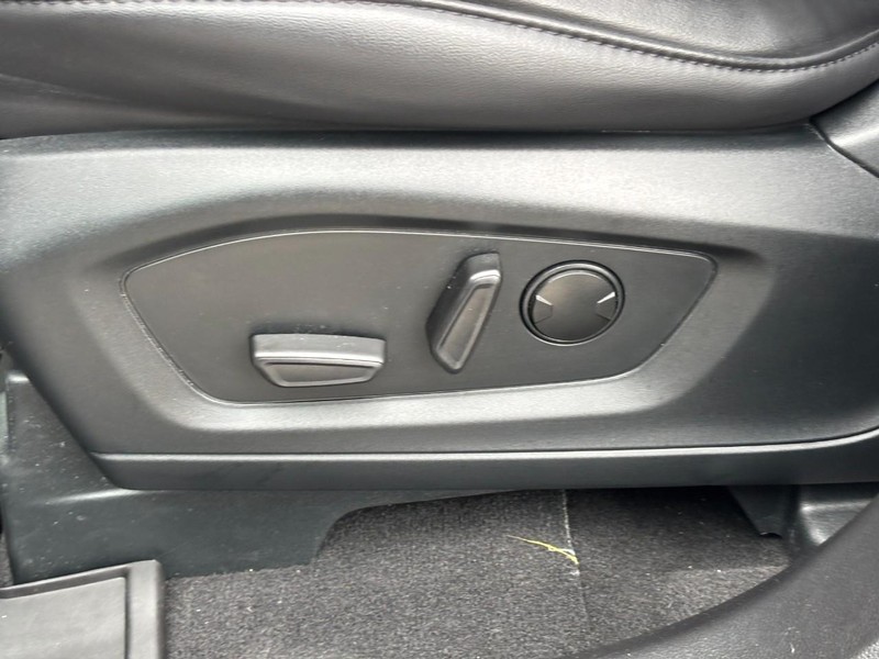 Ford Explorer Vehicle Image 27