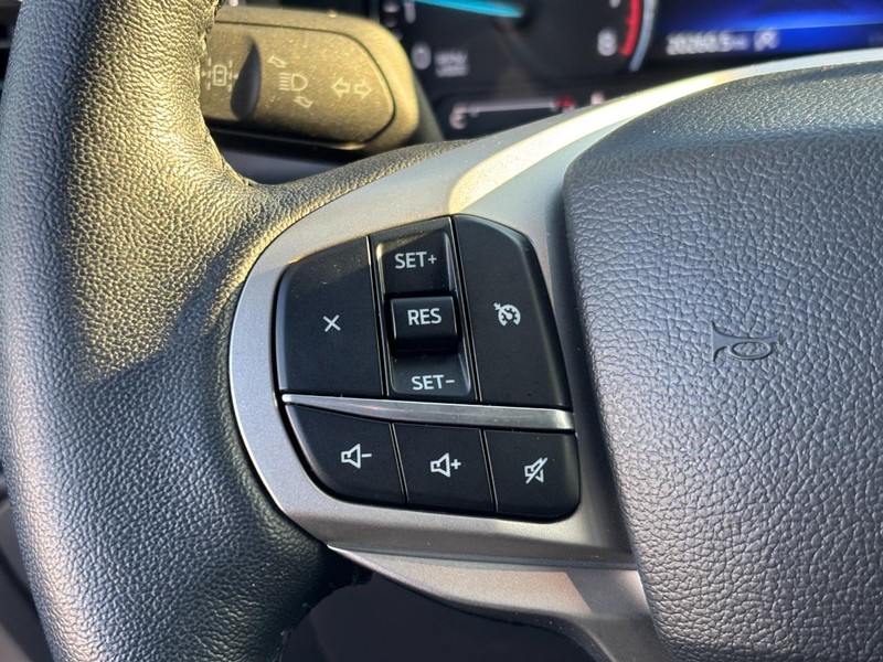 Ford Explorer Vehicle Image 20