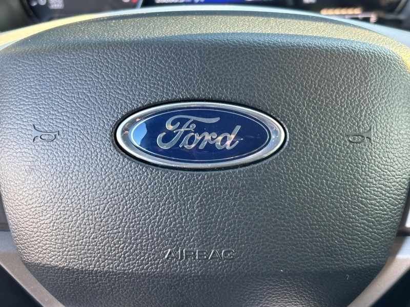 Ford Explorer Vehicle Image 21