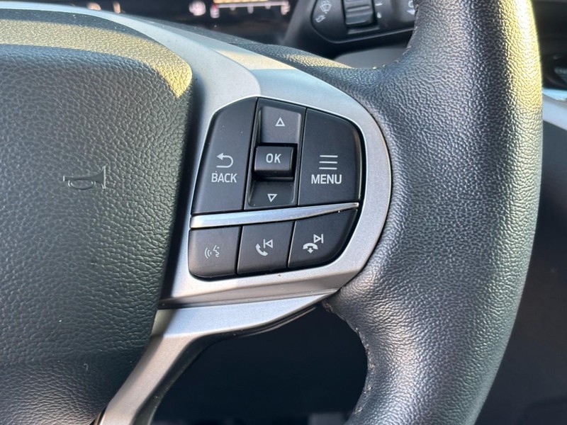 Ford Explorer Vehicle Image 22